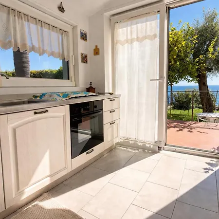 Apartmán Grazia's House - Con Giardino Vista Mare - Posto Auto Privato *